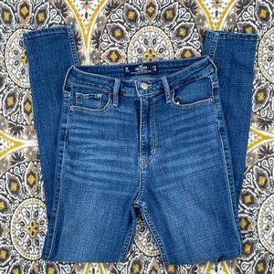 Hollister ultra high-rise crop super skinny size 3